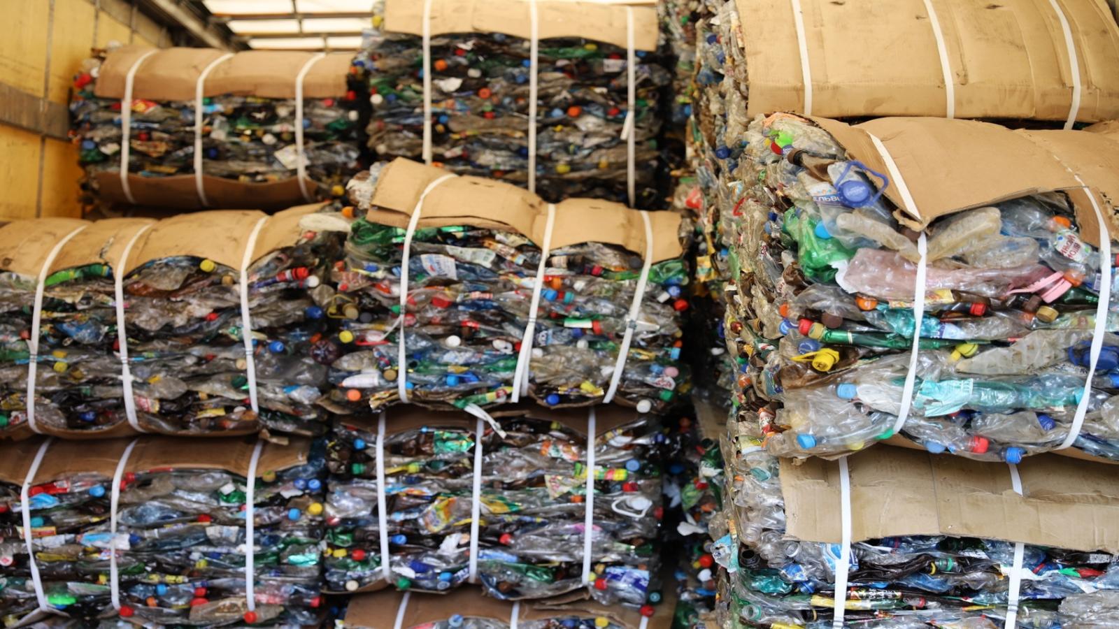 Почему ПЭТ – король пластикового сырья?